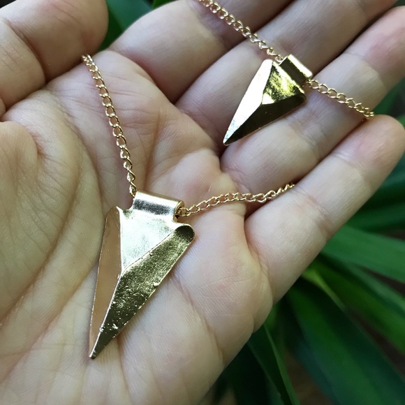 🌻 5$25 🌻 Gold Tiered Boho Layered Necklace - Picture 3 of 7